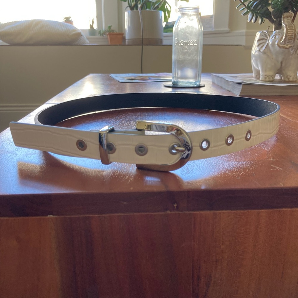 NWOT Circus NY Faux White Snake Skin Belt!